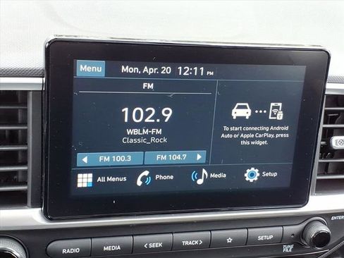 Used 2023 Hyundai Venue SEL FWD image 15