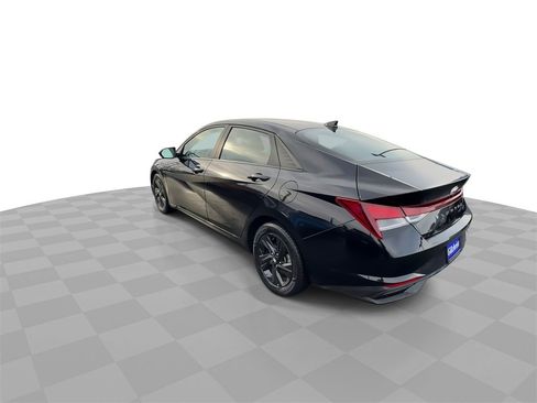 Used 2021 Hyundai Elantra SEL w/ Convenience Package image 6