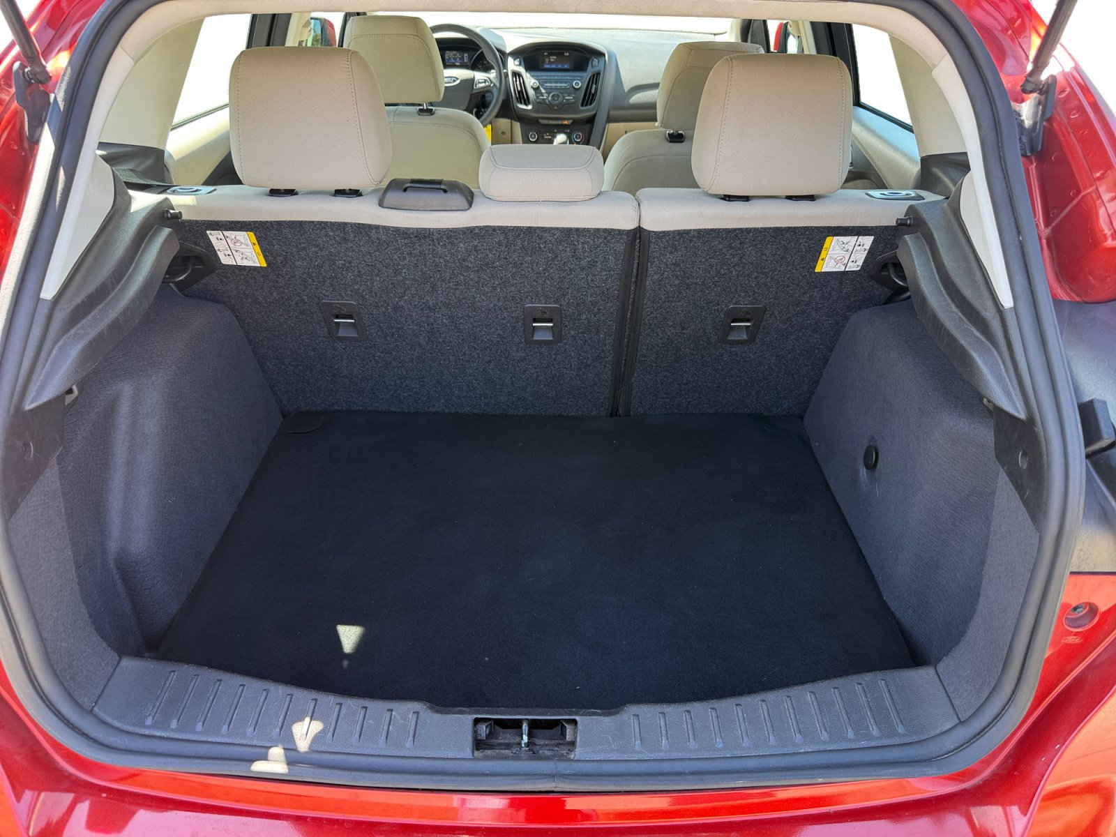 Used 2018 Ford Focus SE FWD image 17