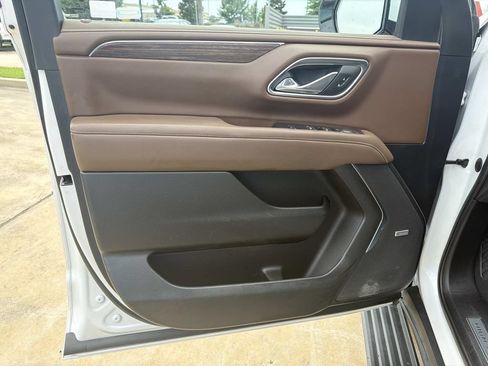 Used 2023 Chevrolet Suburban High Country w/ LPO, Illumination Package RWD image 23