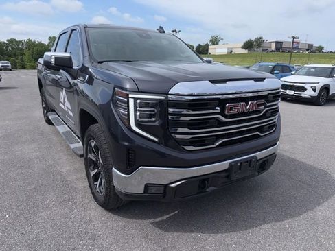 Used 2025 GMC Sierra 1500 SLT w/ SLT Premium Package AWD/4WD image 6