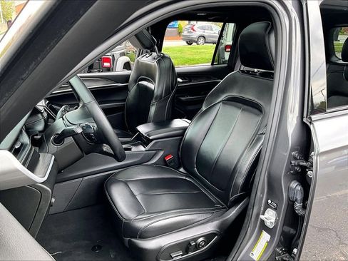 Used 2024 Jeep Grand Cherokee Limited AWD/4WD image 10