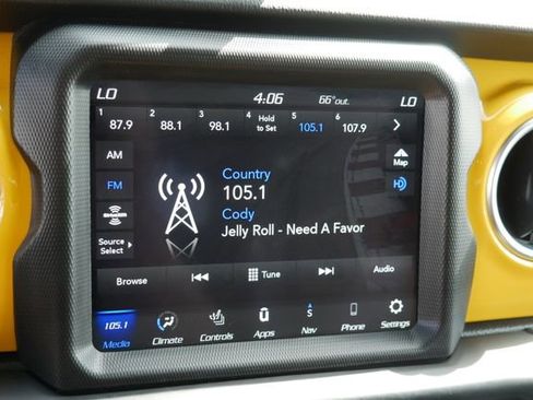 Used 2022 Jeep Wrangler Unlimited Rubicon w/ LED Lighting Group AWD/4WD image 19