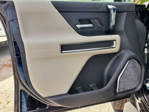 New 2026 GMC Hummer EV SUV image 12