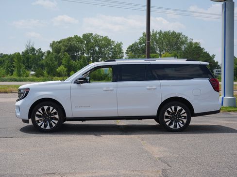 Used 2025 Ford Expedition Max Platinum w/ Driver's Package AWD/4WD image 7