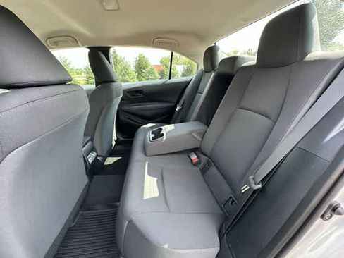 Used 2025 Toyota Corolla LE FWD image 16