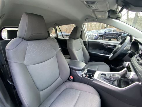 Used 2024 Toyota RAV4 XLE image 29