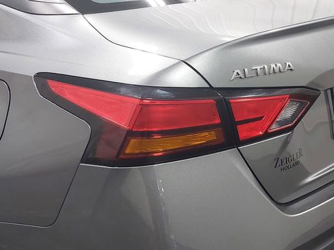 Used 2023 Nissan Altima 2.5 SV image 33