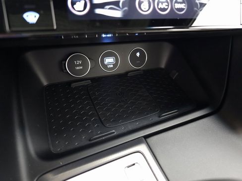 Used 2025 Genesis G70 3.3T Advanced w/ Sport Prestige Package image 28