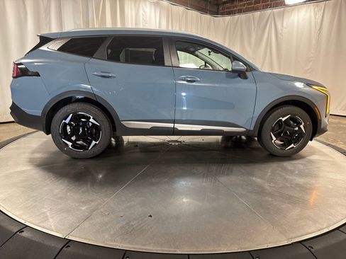 New 2026 Kia Sportage EX AWD/4WD image 9