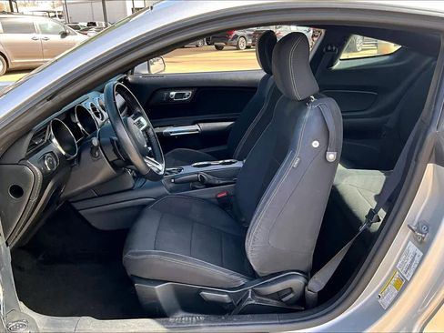 Used 2016 Ford Mustang Coupe image 7