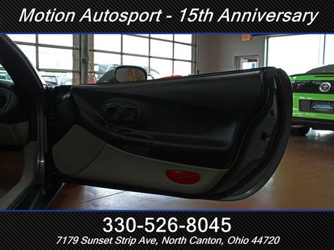 Used 2004 Chevrolet Corvette Coupe w/ Preferred Equipment Group RWD image 33