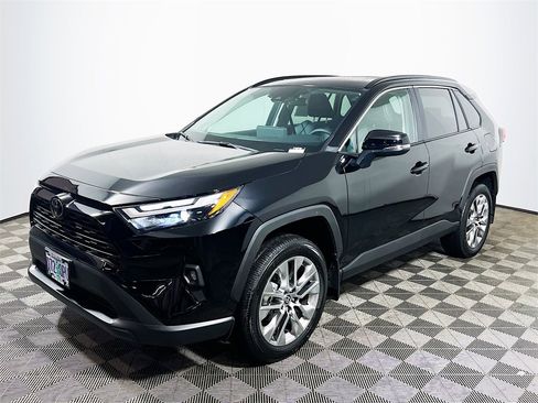 Certified 2025 Toyota RAV4 XLE Premium image 4