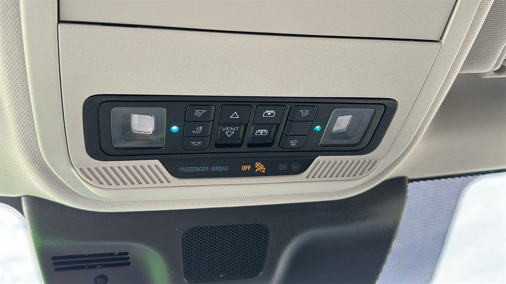 Used 2025 Ford Expedition Active AWD/4WD image 24