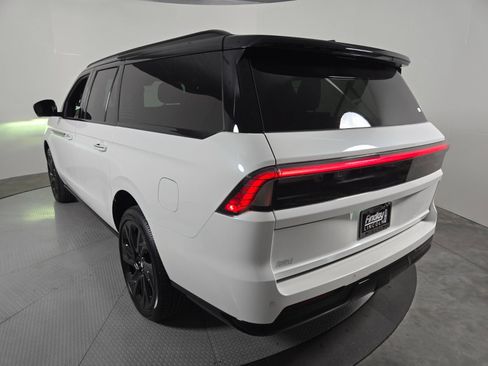 New 2027 Lincoln Navigator L Black Label AWD/4WD image 7