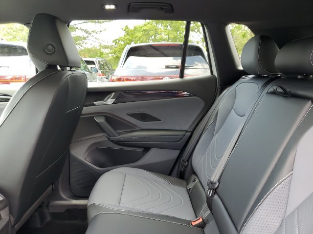 New 2026 Volkswagen Tiguan SE R-Line FWD image 10