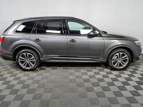 Used 2026 Audi Q7 3.0T Premium w/ Convenience Plus Package AWD/4WD image 2