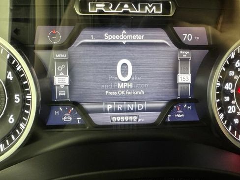 Used 2019 RAM 1500 Laramie AWD/4WD image 34