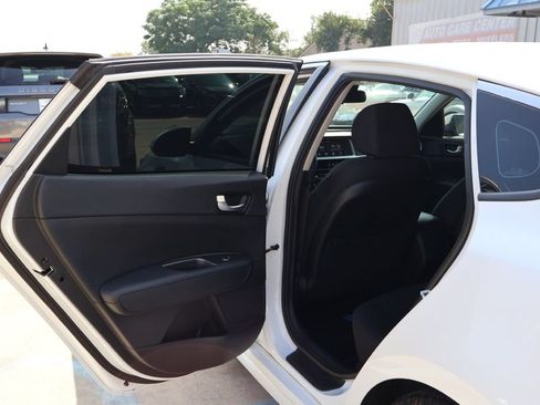 Used 2020 Kia Optima LX FWD image 23