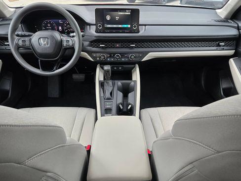 Used 2025 Honda Accord SE image 17