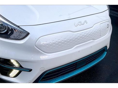 Used 2022 Kia Niro EX image 30