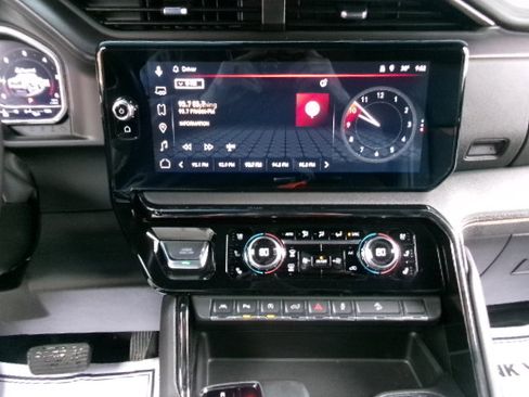 Used 2023 GMC Sierra 1500 AT4 w/ AT4 Premium Package image 26