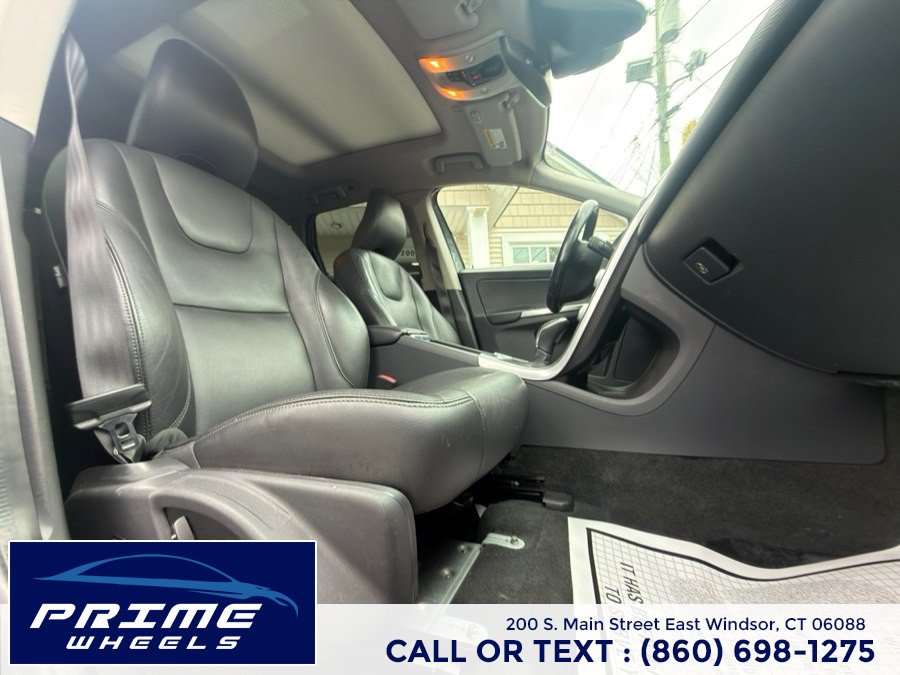 Used 2016 Volvo XC60 T6 AWD/4WD image 17