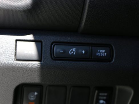 Used 2024 Nissan Frontier SV w/ Hardbody Edition AWD/4WD image 19