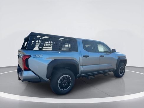 Used 2025 Toyota Tacoma TRD Off-Road AWD/4WD image 8