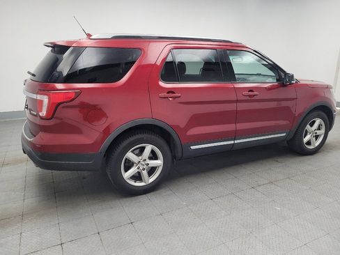 Used 2018 Ford Explorer XLT w/ Equipment Group 202A FWD image 10