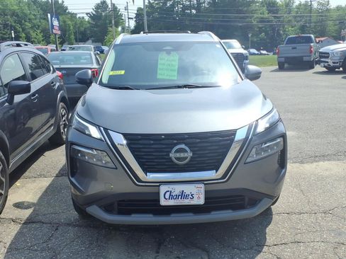 Used 2023 Nissan Rogue SV w/ SV Premium Package AWD/4WD image 2