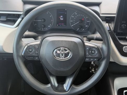 Used 2025 Toyota Corolla LE FWD image 11