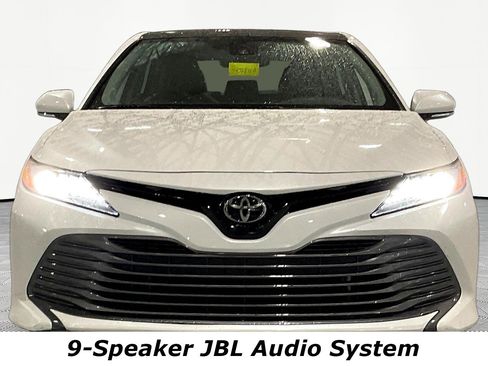 Used 2020 Toyota Camry XLE FWD image 2