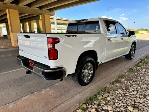 Used 2021 Chevrolet Silverado 1500 LTZ w/ LTZ Convenience Package II AWD/4WD image 3