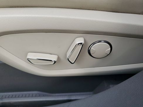 Used 2019 Lincoln Nautilus Reserve image 19