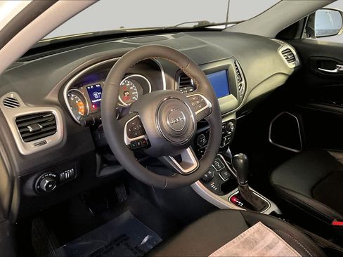 Used 2021 Jeep Compass Latitude AWD/4WD image 18