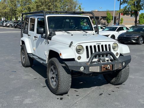 Used 2016 Jeep Wrangler Unlimited Sahara w/ Connectivity Group image 4