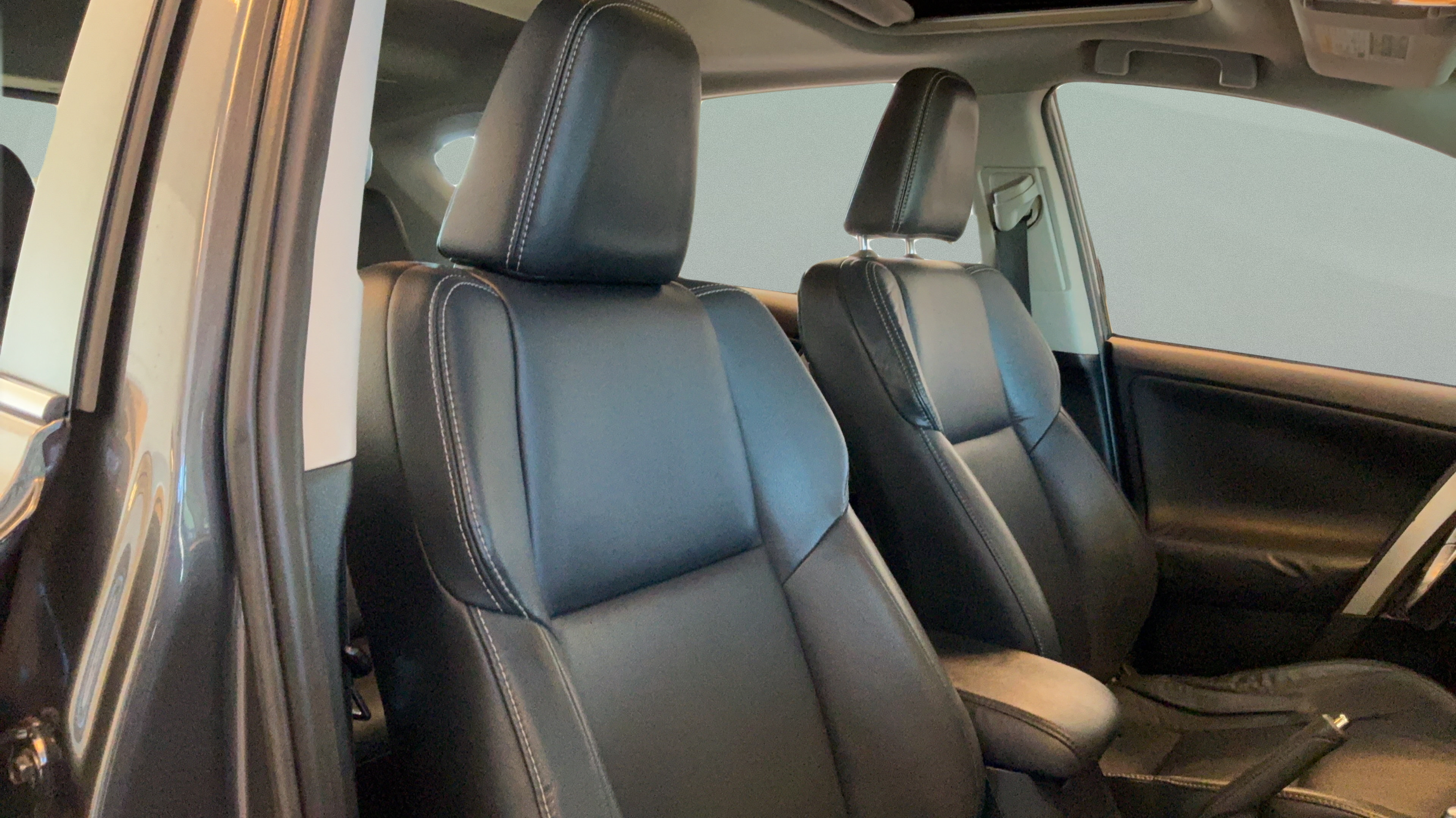 Used 2015 Toyota RAV4 Limited FWD image 35