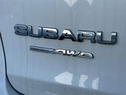 Used 2023 Subaru Ascent Premium w/ Convenience Package image 5