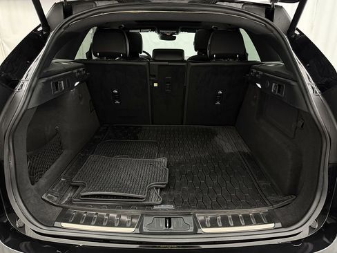 Used 2022 Jaguar F-PACE S image 44