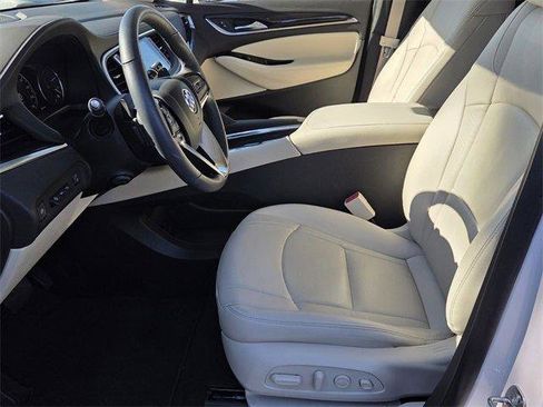 Used 2023 Buick Enclave Premium image 9