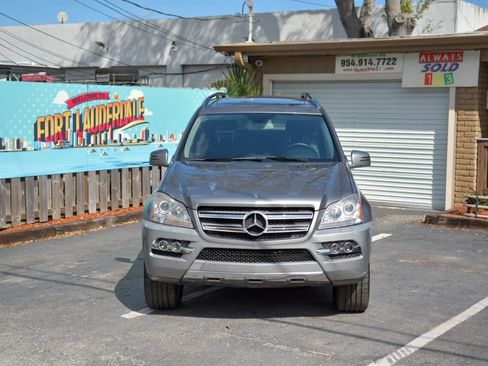 Used 2011 Mercedes-Benz GL 450 4MATIC image 3