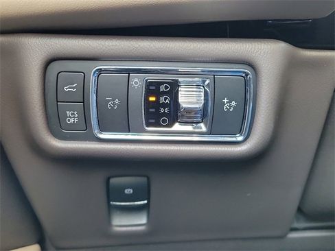 Certified 2022 Lincoln Nautilus Reserve image 11