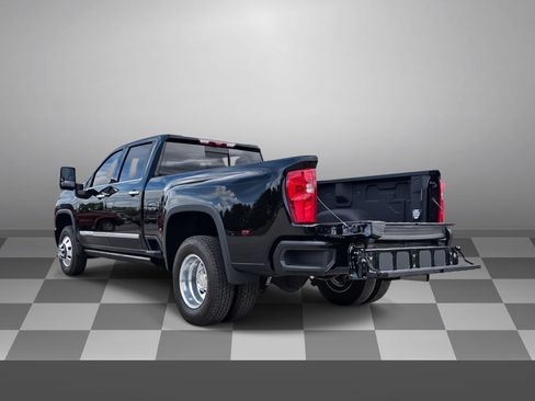 Used 2024 Chevrolet Silverado 3500 High Country w/ High Country Premium Package AWD/4WD image 4