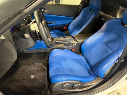 Used 2023 Nissan Z w/ Floor Mat Package (L93) RWD image 11