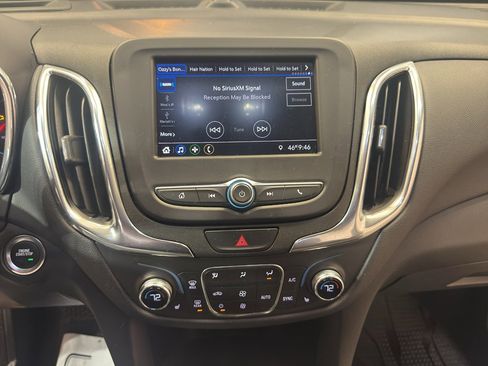 Used 2020 Chevrolet Equinox LT w/ Driver Convenience Package image 17
