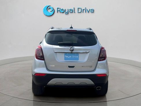 Used 2022 Buick Encore Preferred AWD/4WD image 5