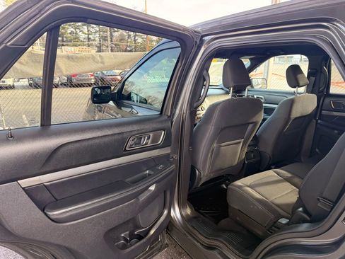 Used 2019 Ford Explorer XLT AWD/4WD image 60