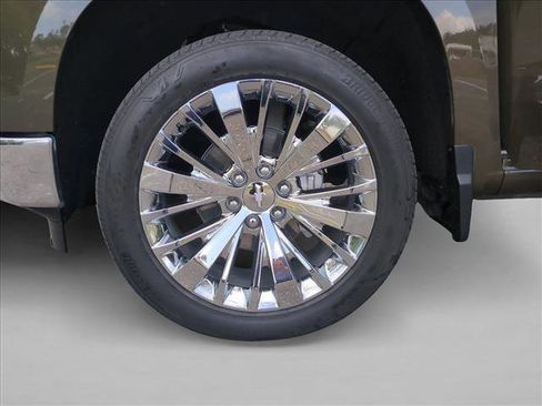 Used 2023 Chevrolet Silverado 1500 LTZ w/ LTZ Premium Package AWD/4WD image 29