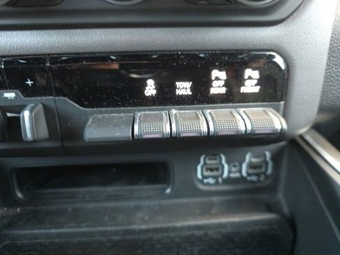 Used 2022 RAM 1500 Big Horn image 30